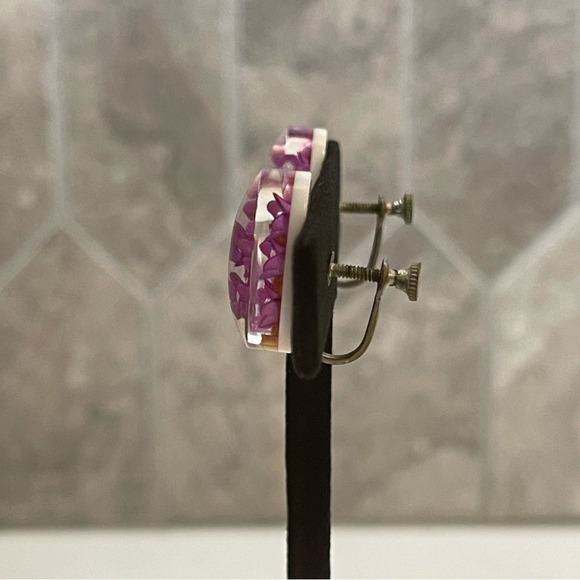 VINTAGE floral clear lucite screw back earrings BEAUTIFUL unique and unusual - Picture 4 of 8